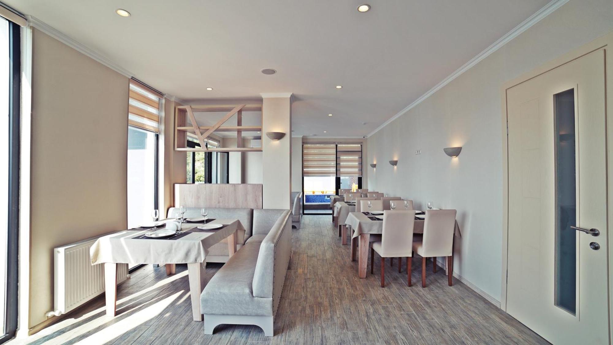 Hotel Montana 크바리아티 외부 사진